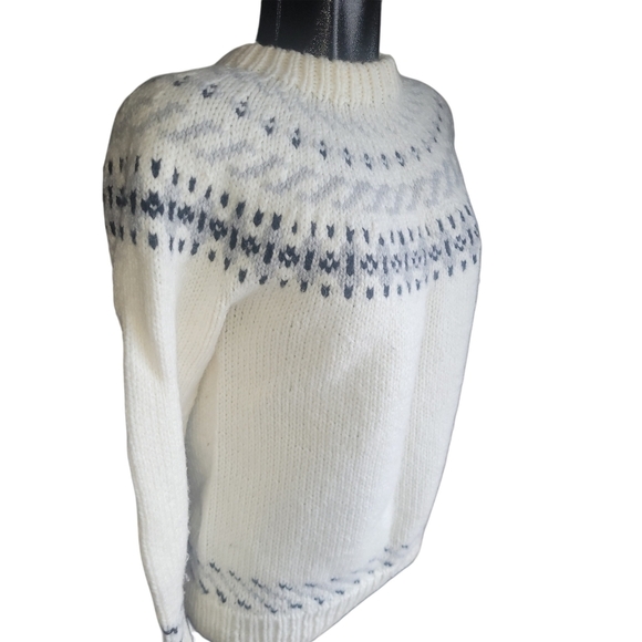 Handmade White and Black Fair Isle Knit Sweater - Picture 4 of 7